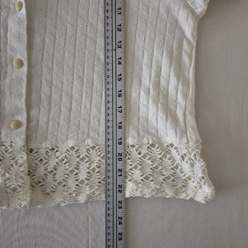 Vtg David Wayne Lace Hem‎ Short Sleeve Cardigan Cottagecore